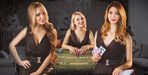 Живые дилеры в live-казино